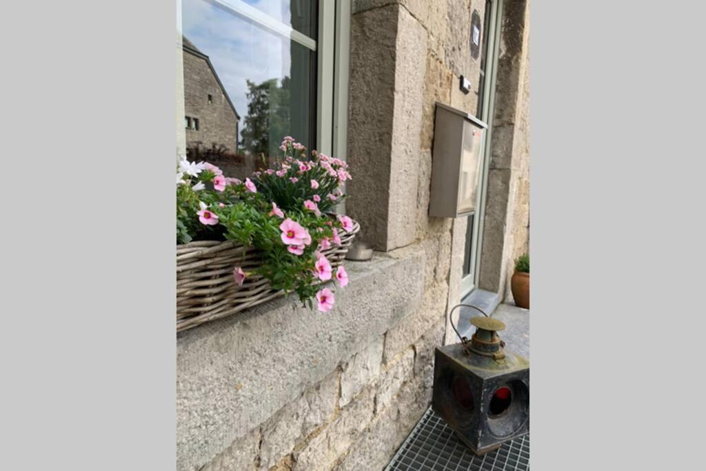 Au Bord Du Ny Villa Hotton Exterior photo