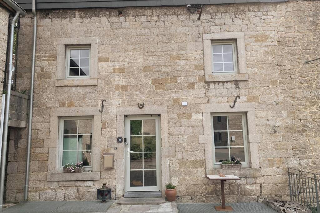 Au Bord Du Ny Villa Hotton Exterior photo